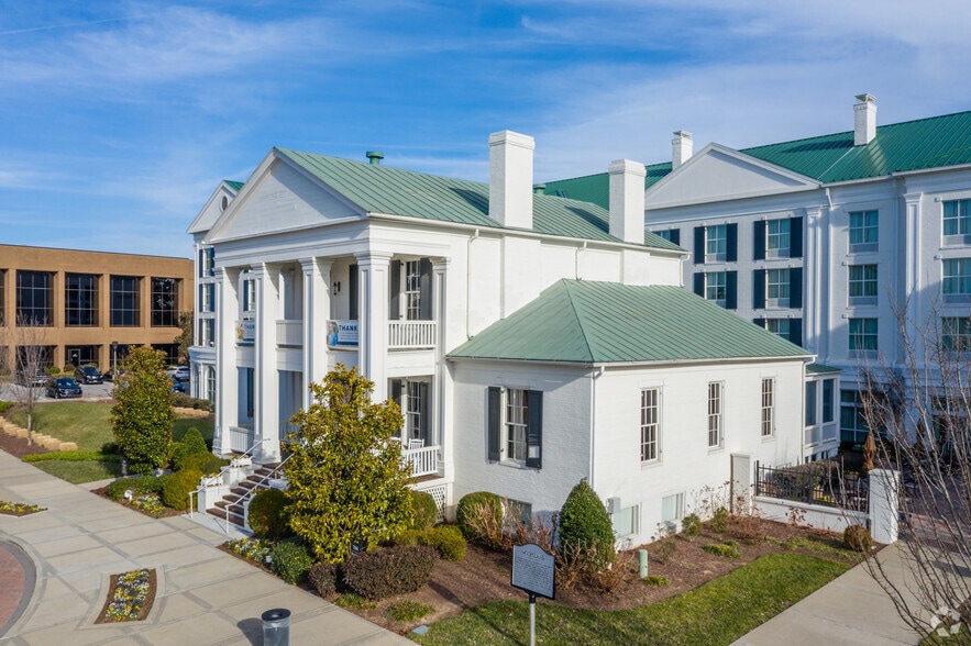 More Photos Of 7003 Chadwick Dr, Brentwood Unknown For Lease