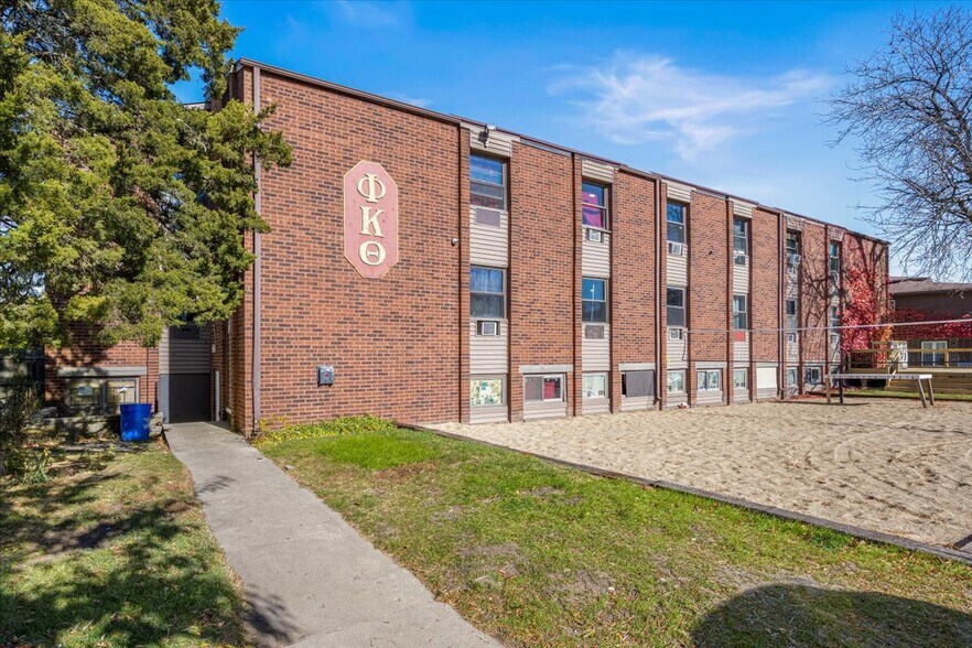 More Photos Of 910 W Hillcrest Dr, Dekalb Sorority Fraternity House For Sale