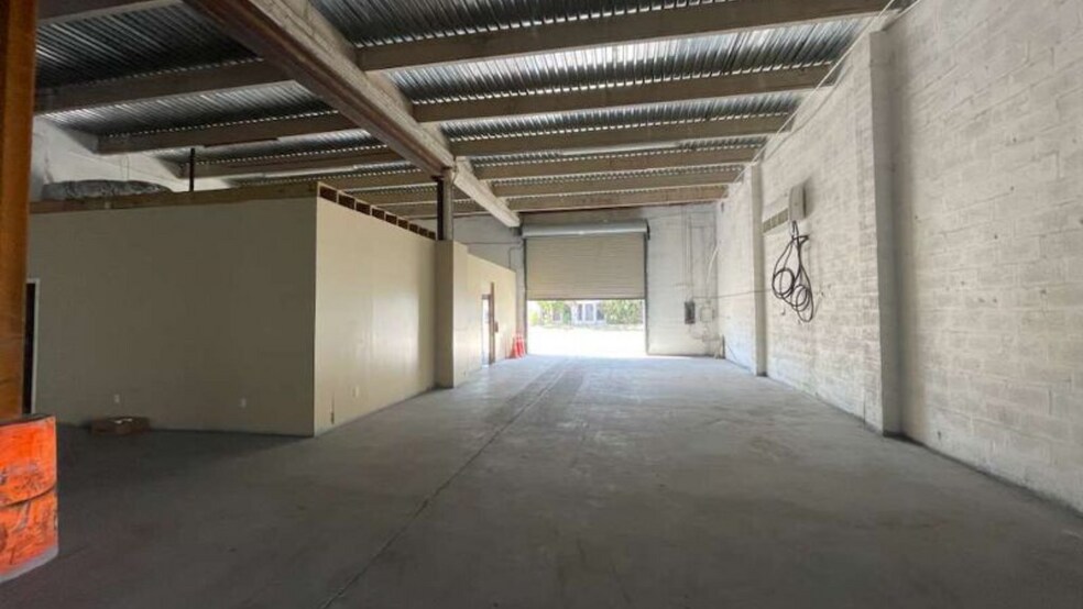 More Photos Of 1610-1614 S Dixie Hwy, Pompano Beach Warehouse For Lease