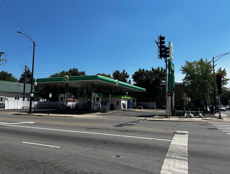 More Photos Of 6350 W Montrose Ave, Chicago Service Station For Sale