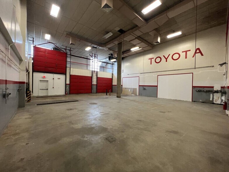 More Photos Of 275 Portsmouth Ave, Stratham Light Manufacturing For Sale