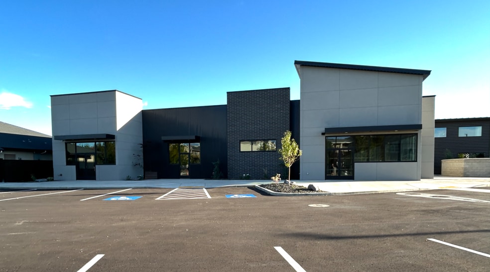 Primary Photo Of 191 W Archerfield St, Meridian General Retail For Lease
