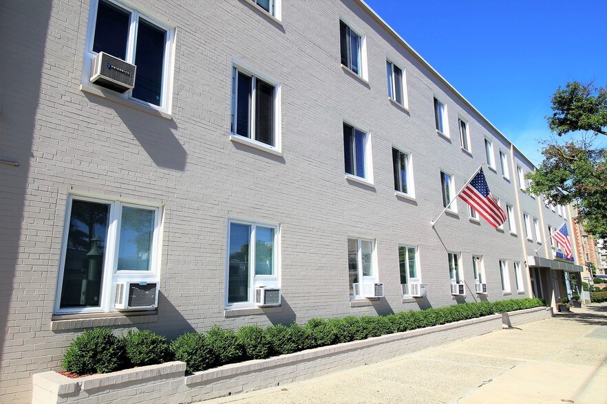 More Photos Of 280 Mamaroneck Ave, White Plains Freestanding For Lease