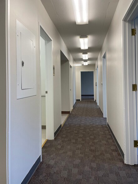 More Photos Of 940-948 NE 102nd Ave, Portland Medical For Sale