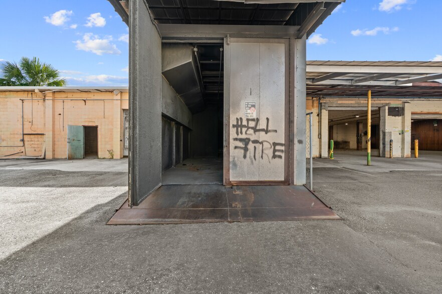 More Photos Of 1118 N Magnolia Ave, Ocala Warehouse For Lease