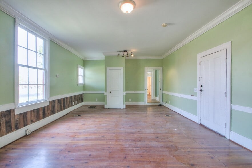 More Photos Of 5294 Main St, Spring Hill Office Residential For Sale