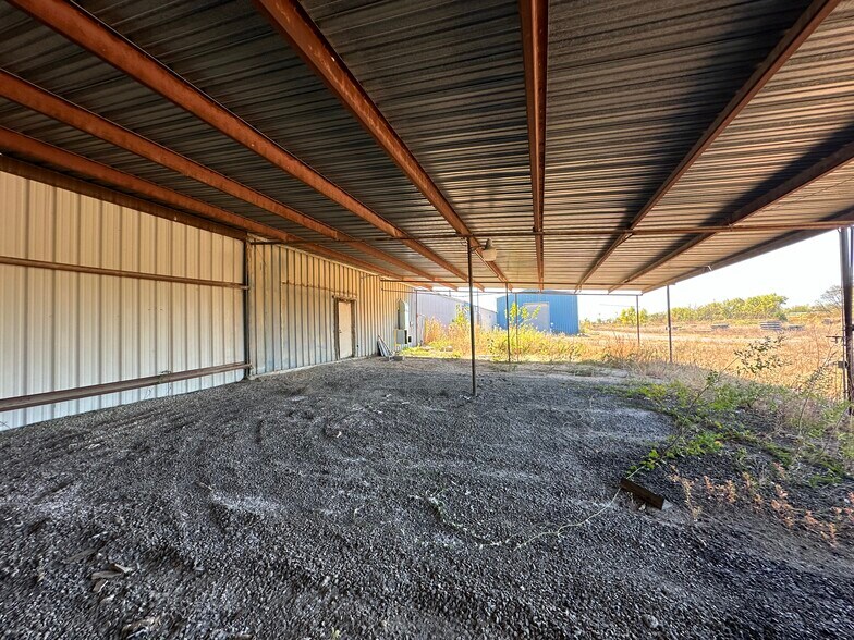 More Photos Of 611 Azalea Dr, Muskogee Warehouse For Sale