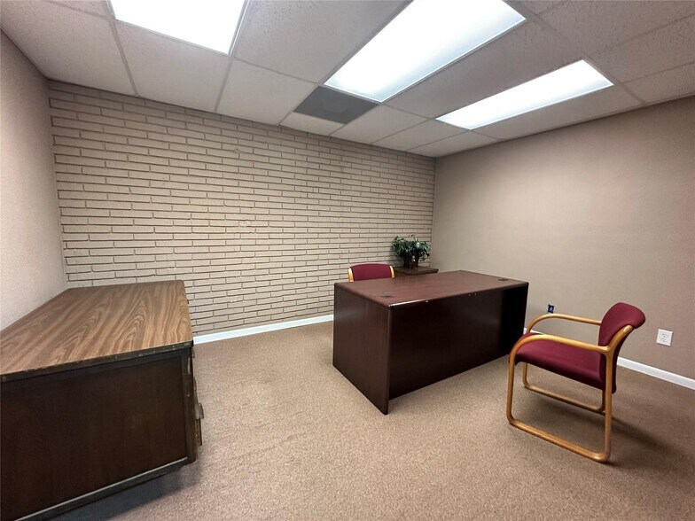 More Photos Of 120 S Charlton St, Woodville Office For Sale