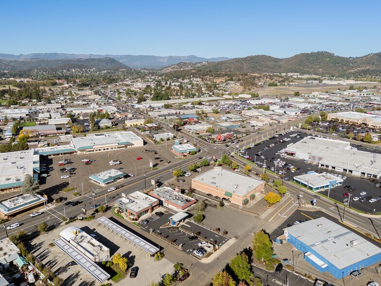 More Photos Of 1347 NE Stephens St, Roseburg Restaurant For Sale