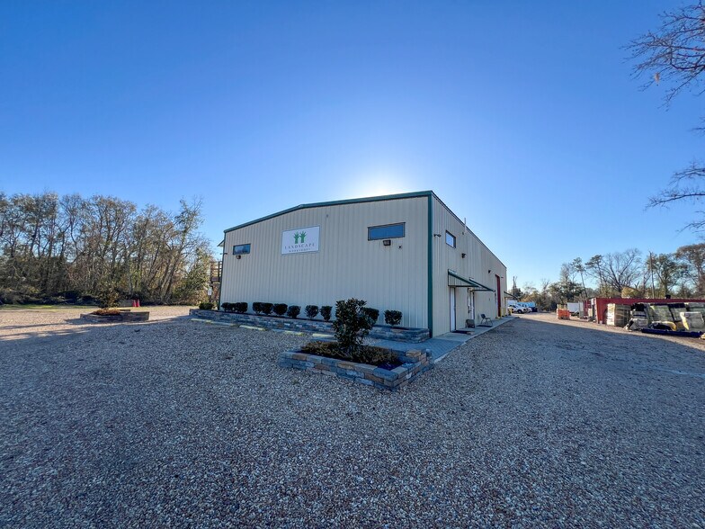More Photos Of 39509 I-55 Service Rd, Ponchatoula Light Distribution For Lease