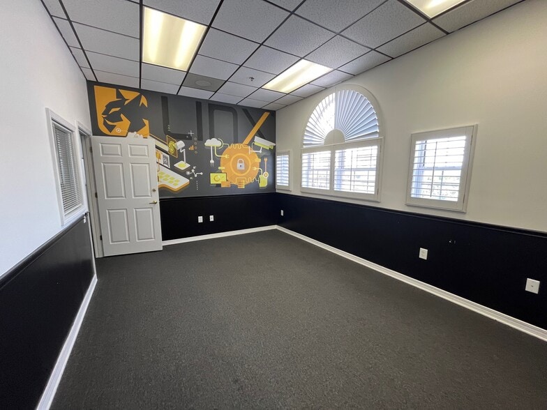 More Photos Of 4507 Furling Ln, Destin Loft Creative Space For Sale