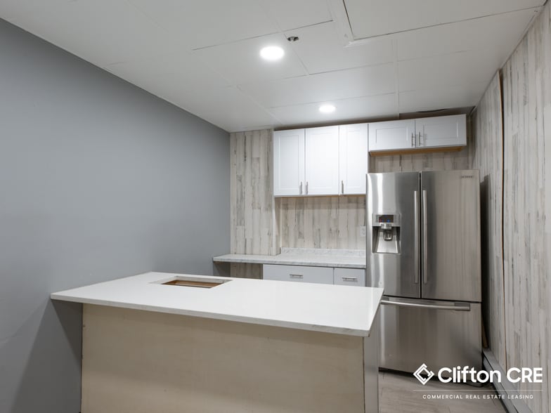 More Photos Of 207-235 Clifton Blvd, Clifton Warehouse For Lease