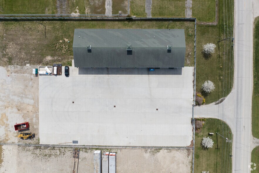 More Photos Of 2151 E Broadway St, Northwood Industrial For Sale