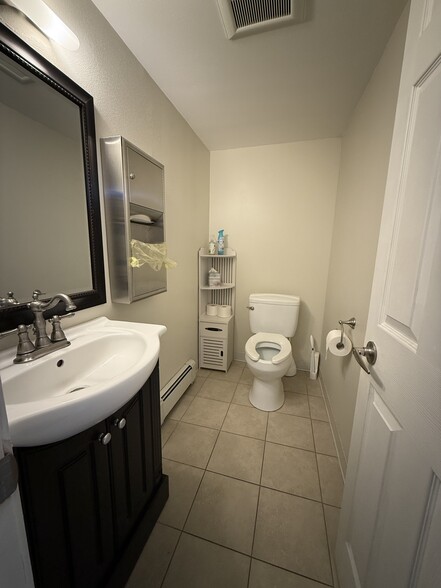 More Photos Of 870 Summit Ave, Oconomowoc Office For Sale