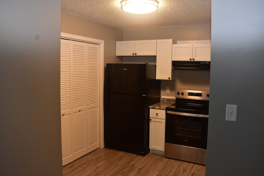 More Photos Of 3274 E Euclid Ave, Des Moines Apartments For Sale