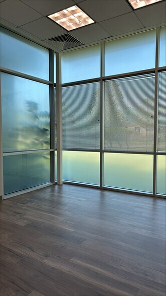 More Photos Of 411 Lantern Bend Dr, Houston Medical For Lease