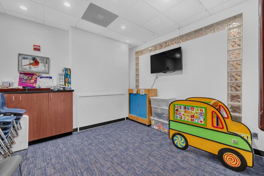 More Photos Of 459 Herndon Pky, Herndon Medical For Lease