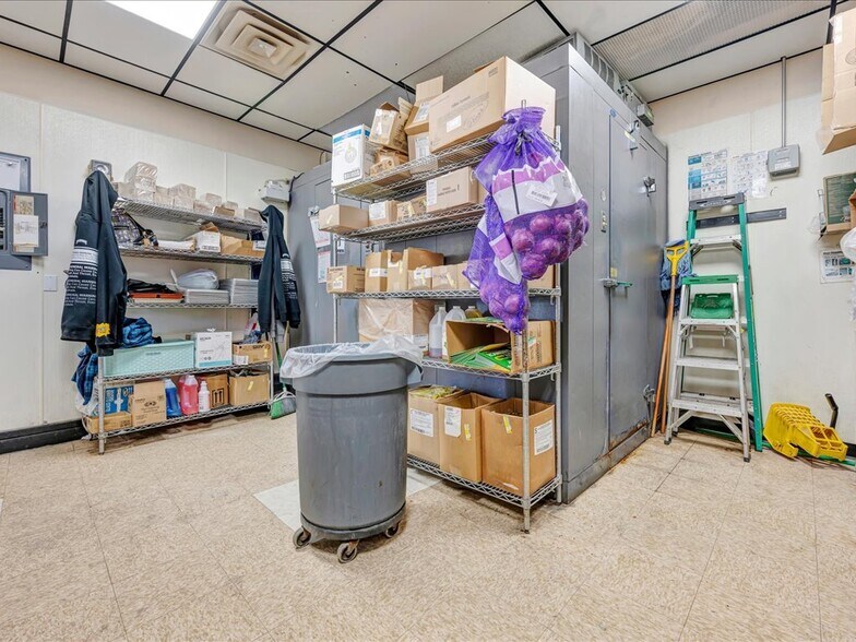 More Photos Of 105 Champions Dr, Lufkin Fast Food For Sale