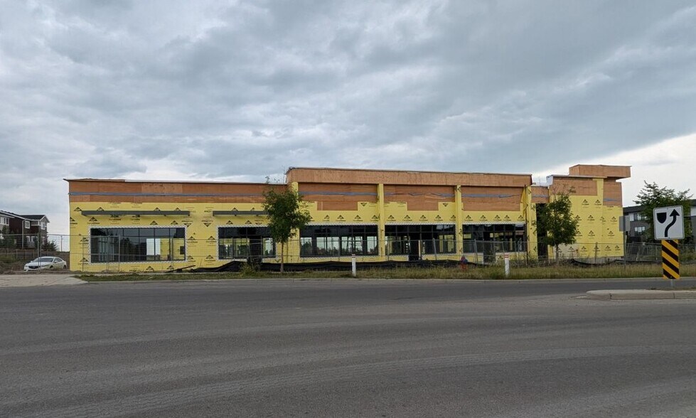 More Photos Of 1 Ranchers Blvd, Okotoks Storefront For Sale