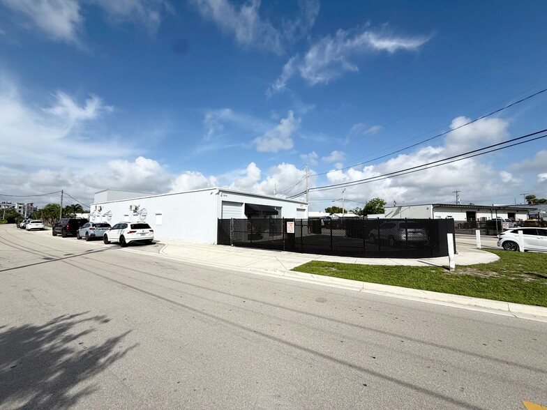 More Photos Of 1214 Roebuck Ct, West Palm Beach Warehouse For Sale
