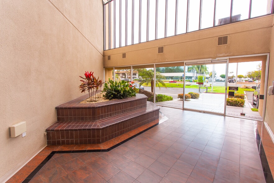 More Photos Of 1855 W Katella Ave, Orange Office Residential For Lease