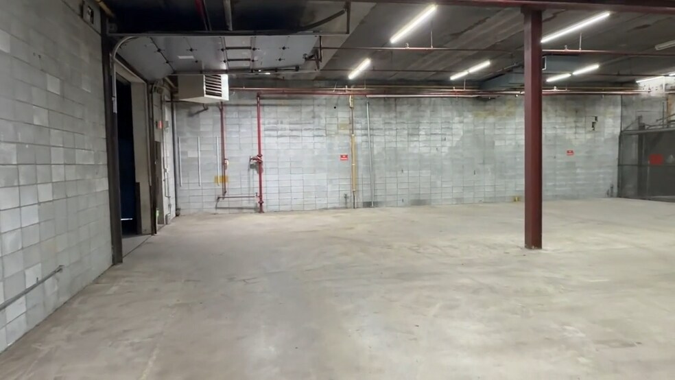 More Photos Of 36-60 Industrial pl, Middletown Manufacturing For Lease