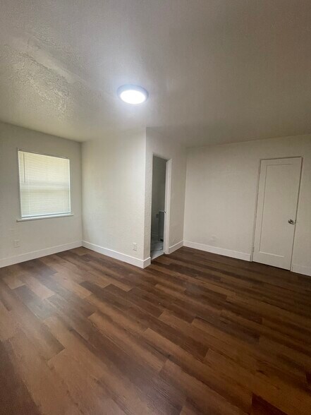 More Photos Of 518 N Orange Blossom Trl, Orlando Apartments For Sale