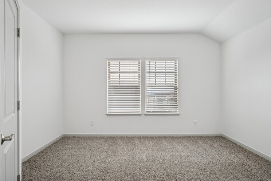 More Photos Of 6408 Segovia Ranch, San Antonio Apartments For Sale