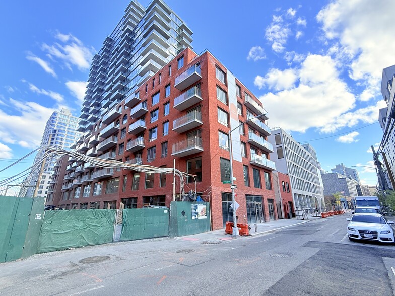 Primary Photo Of 395 Carroll Street, Brooklyn Apartments For Lease