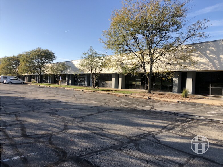 More Photos Of 5214-5270 W 79th St, Indianapolis Unknown For Lease