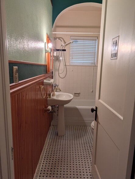 More Photos Of 1427 E Fort King St, Ocala Flex For Sale