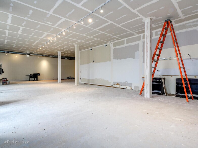 More Photos Of 2407 N Milwaukee Ave, Chicago Storefront Retail Residential For Lease