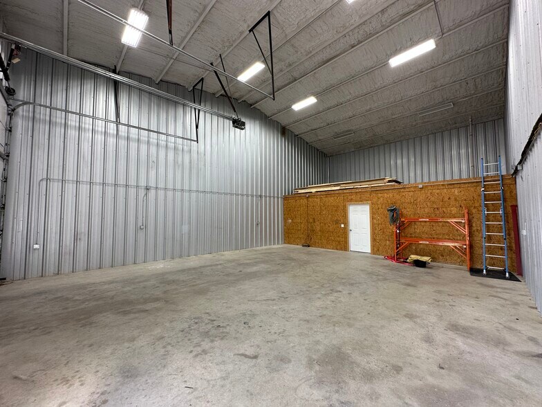 More Photos Of 9870 N Highway 183, Florence Office For Sale