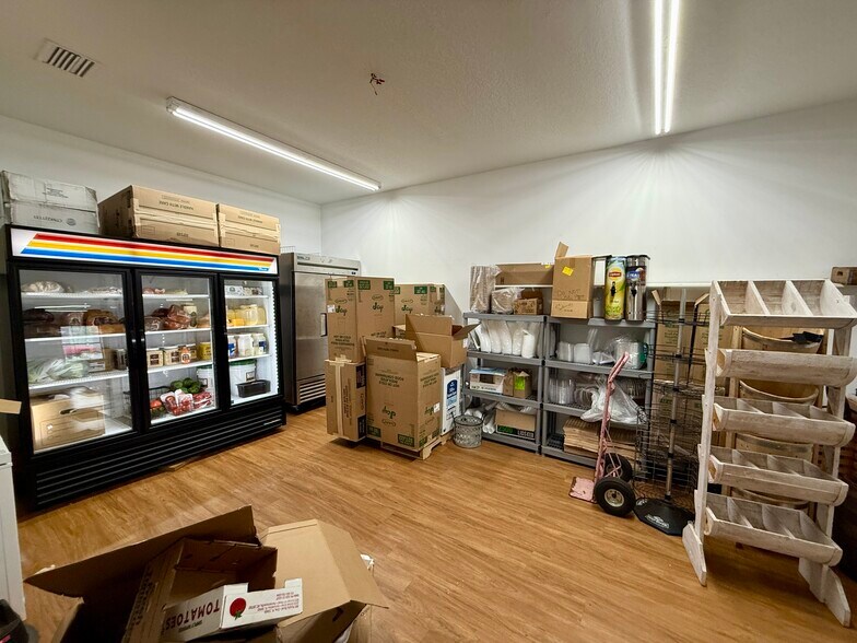 More Photos Of 552995 US Highway 1, Hilliard Restaurant For Lease