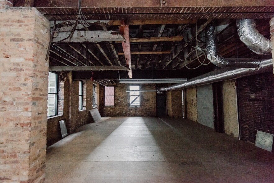 More Photos Of 217 N Charles St, Baltimore Office For Lease