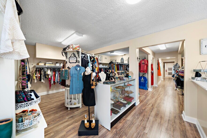 More Photos Of 13201 Highway 6, Santa Fe Office For Sale