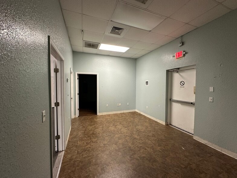 More Photos Of 1280 Hand Ave, Ormond Beach Showroom For Lease