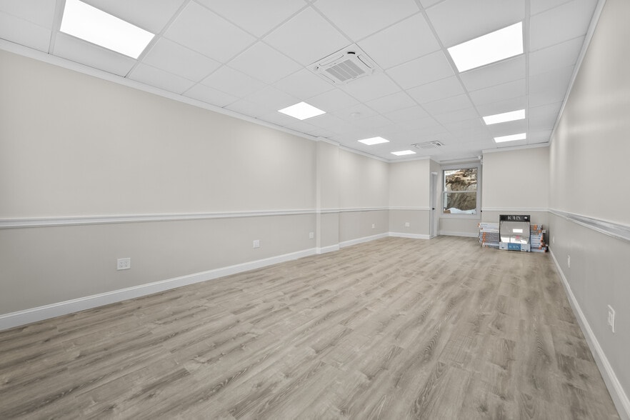 More Photos Of 324 Mount Pleasant Ave, Mamaroneck Storefront Retail Office For Lease