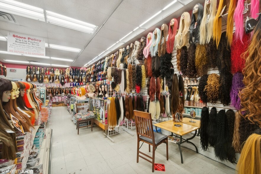 More Photos Of 1254 N Milwaukee Ave, Chicago General Retail For Sale