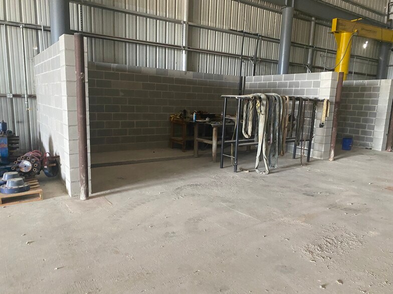 More Photos Of 8730 S Highway 181, Kenedy Warehouse For Lease