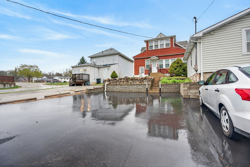 More Photos Of 1065 First Capitol Dr, Saint Charles Office For Lease