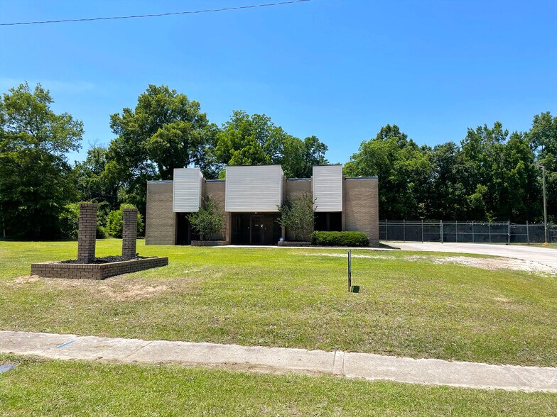 More Photos Of 2765 Magnolia St, Orangeburg Flex For Sale