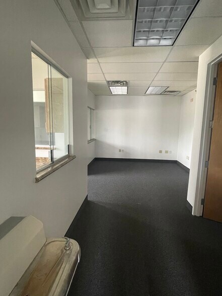 More Photos Of 352 Belmont St, Worcester Medical For Lease