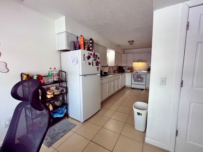 More Photos Of 308 Low St, Bloomington Apartments For Sale