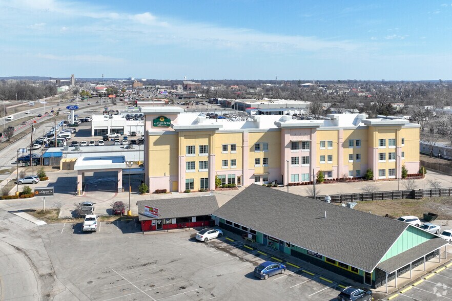 More Photos Of 774 S Lynn Riggs Blvd, Claremore Hotel For Sale