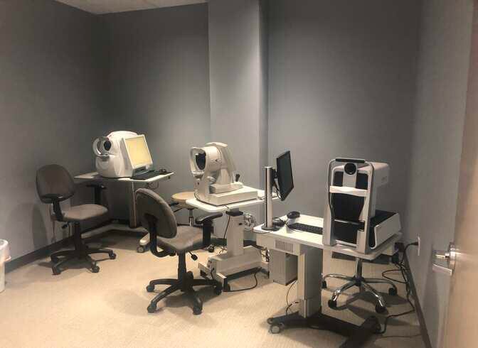 More Photos Of 6740 Rock Spring Rd, Wilmington Office For Sale