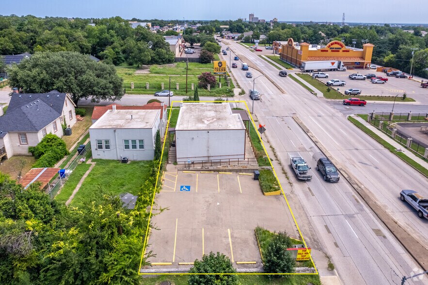 More Photos Of 400 N 23rd St, Waco Storefront Retail Office For Lease