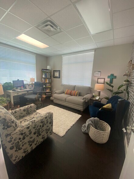 More Photos Of 333 E Bethany Dr, Allen Office For Lease