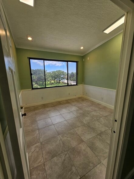 More Photos Of 2210 S Front St, Melbourne Office For Lease