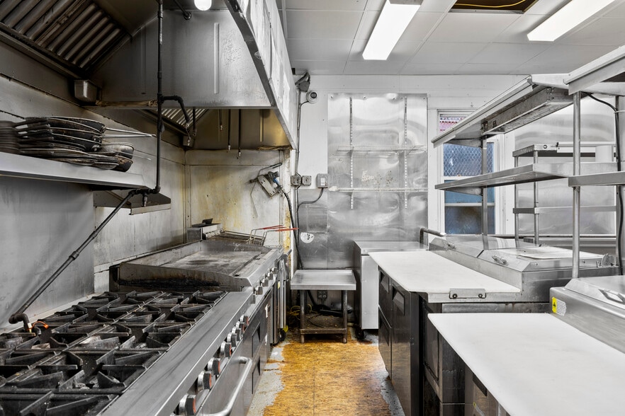 More Photos Of 367 Delaware Ave, Delmar Bar For Sale